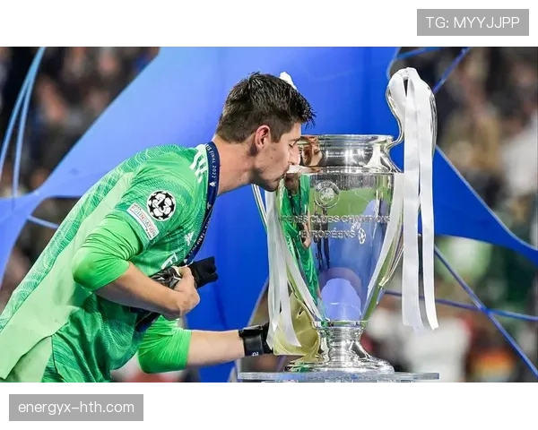 库尔图瓦：从亨克青训到欧洲顶级门神的崛起之路