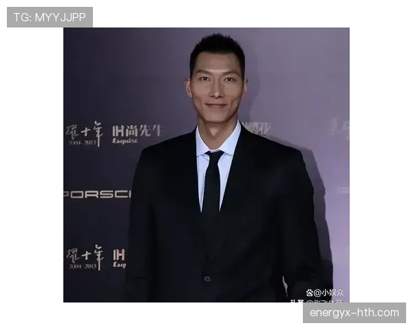 易建联家里冰箱贴都是NBA球队logo,连牛奶盒都得按训练日程排班 易建联家里冰箱贴都是NBA球队logo,连牛奶盒都得按训练日程排班