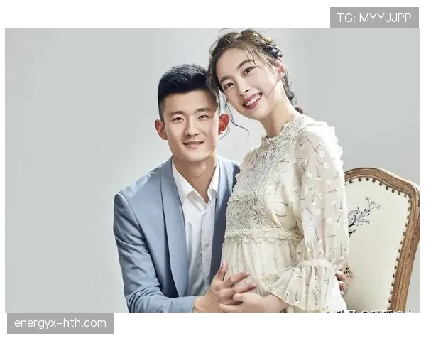 谌龙私底下竟然这么“瘦金体”，和赛场上那个猛禽完全两个人…